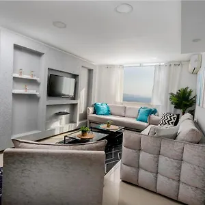 Yalarent Seaview 3br Apt - Families Only דירה
