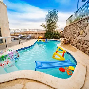 Yalarent Oasis Garden With Private Pool דירה